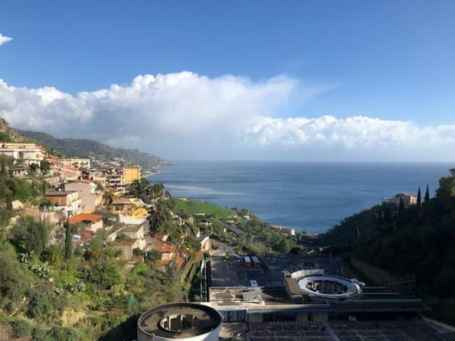 Casa Vacanza "Ilenia" - Taormina Bagian luar foto